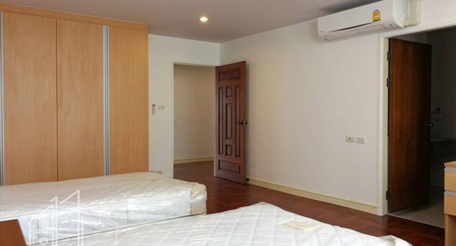 For rent 4 bedrooms apartment in Khlong Toei, Bangkok