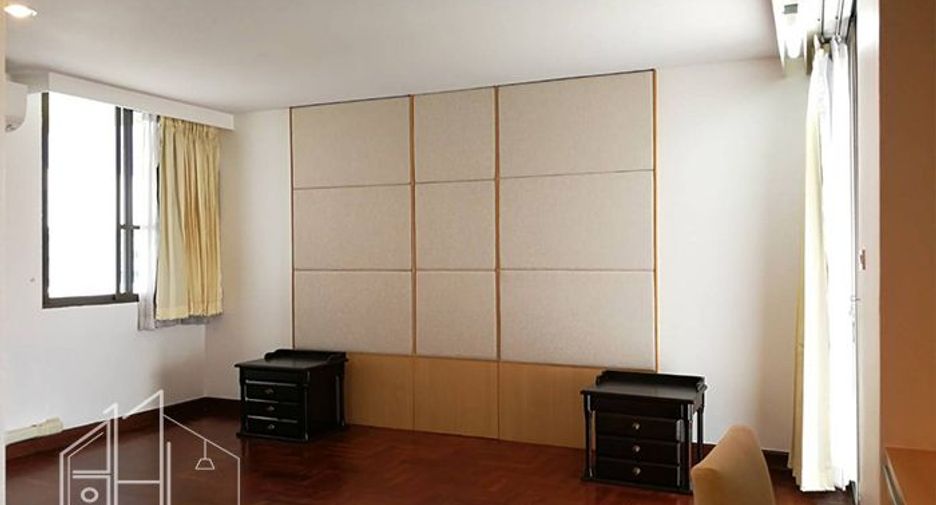 For rent 4 bedrooms apartment in Khlong Toei, Bangkok