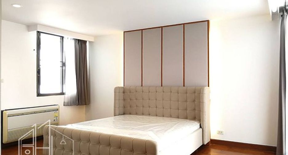 For rent 3 bedrooms condo in Khlong Toei, Bangkok