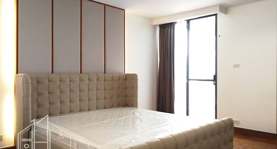 For rent 3 bedrooms condo in Khlong Toei, Bangkok