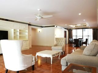 For rent 4 bedrooms condo in Khlong Toei, Bangkok