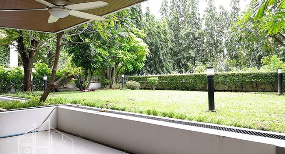 For rent 4 bedrooms condo in Khlong Toei, Bangkok