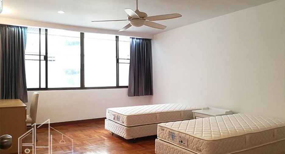 For rent 4 bedrooms condo in Khlong Toei, Bangkok