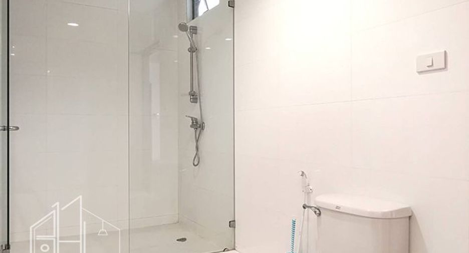 For rent 4 bedrooms condo in Khlong Toei, Bangkok
