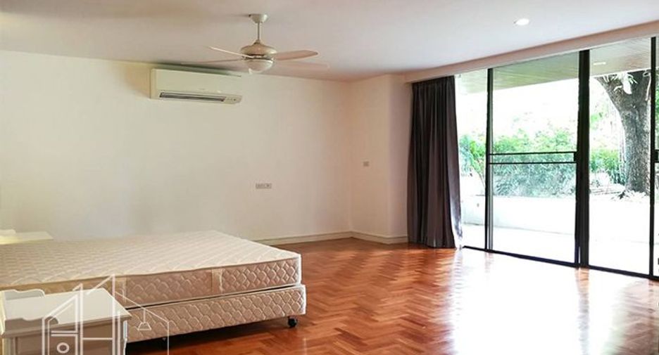 For rent 4 bedrooms condo in Khlong Toei, Bangkok