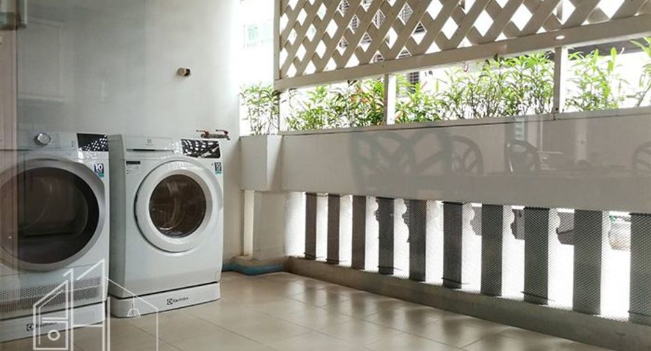 For rent 4 bedrooms condo in Khlong Toei, Bangkok