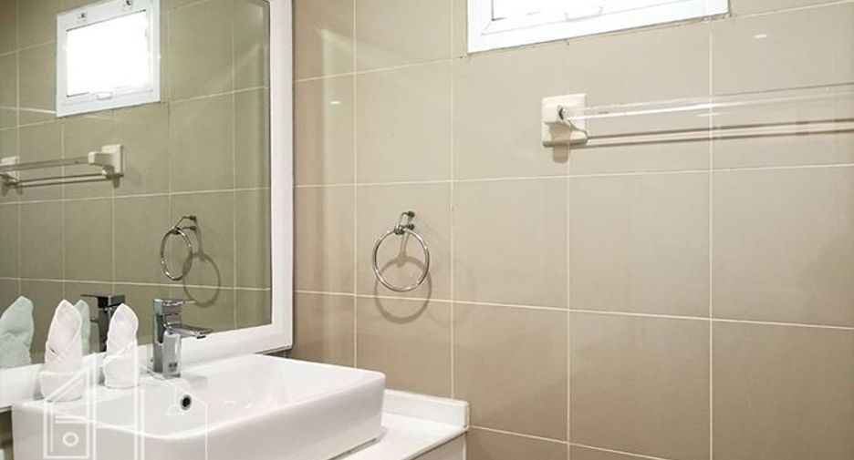 For rent 4 bedrooms condo in Khlong Toei, Bangkok