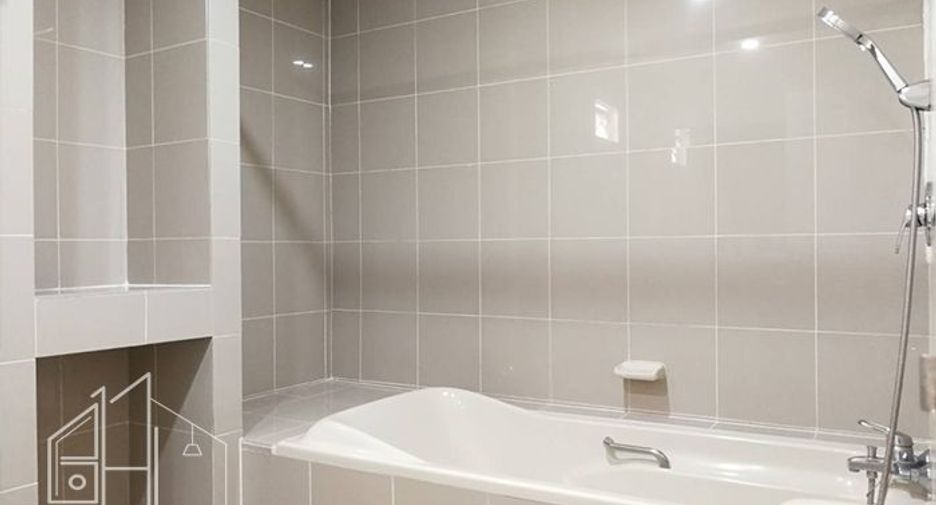 For rent 4 bedrooms condo in Khlong Toei, Bangkok