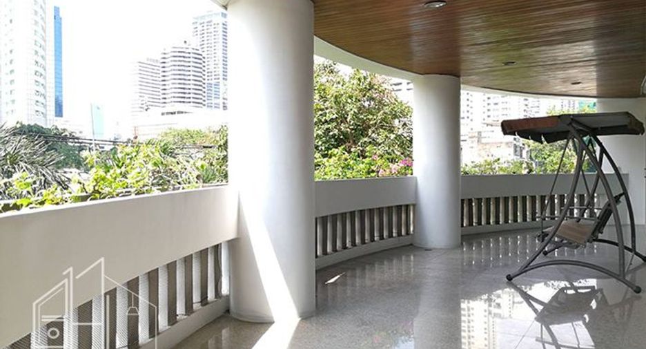 For rent 4 bedrooms condo in Khlong Toei, Bangkok