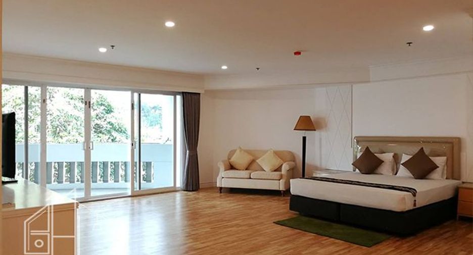For rent 4 bedrooms condo in Khlong Toei, Bangkok