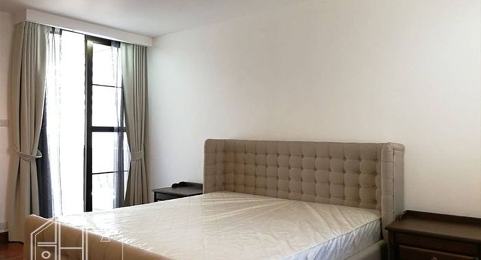 For rent 3 bedrooms condo in Khlong Toei, Bangkok