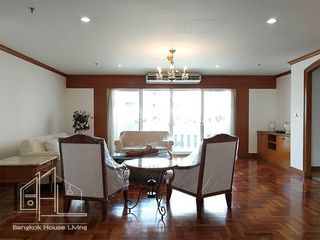 For rent 4 bedrooms apartment in Khlong Toei, Bangkok