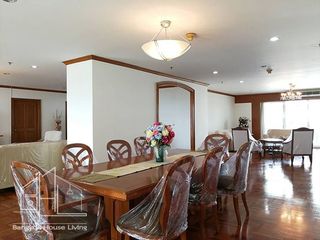 For rent 4 bedrooms apartment in Khlong Toei, Bangkok