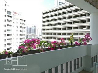 For rent 4 bedrooms apartment in Khlong Toei, Bangkok