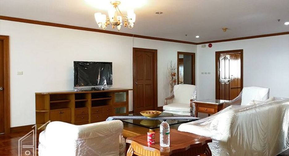 For rent 4 bedrooms apartment in Khlong Toei, Bangkok