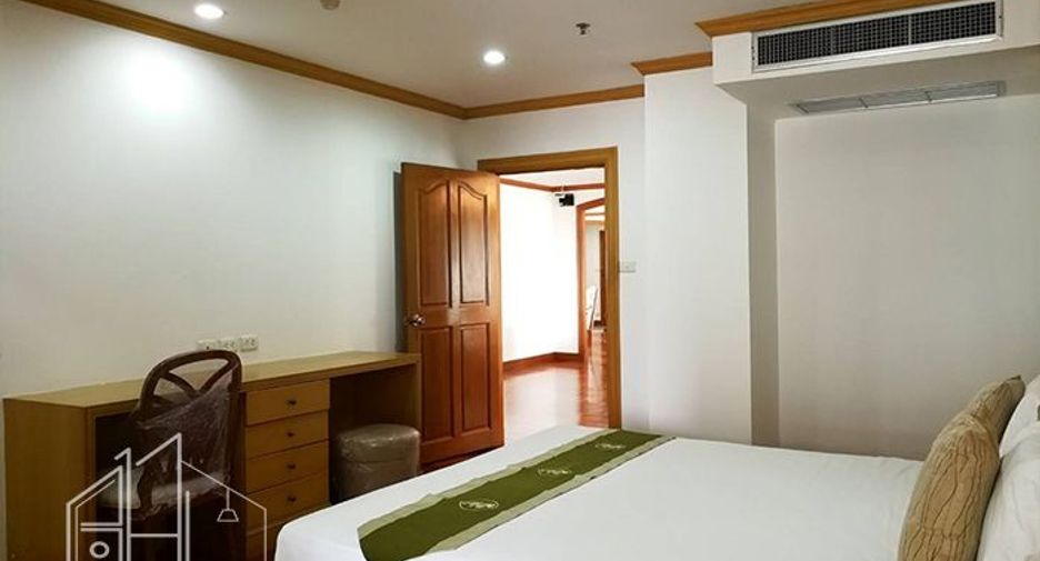 For rent 4 bedrooms apartment in Khlong Toei, Bangkok