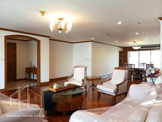 For rent 4 bedrooms condo in Khlong Toei, Bangkok
