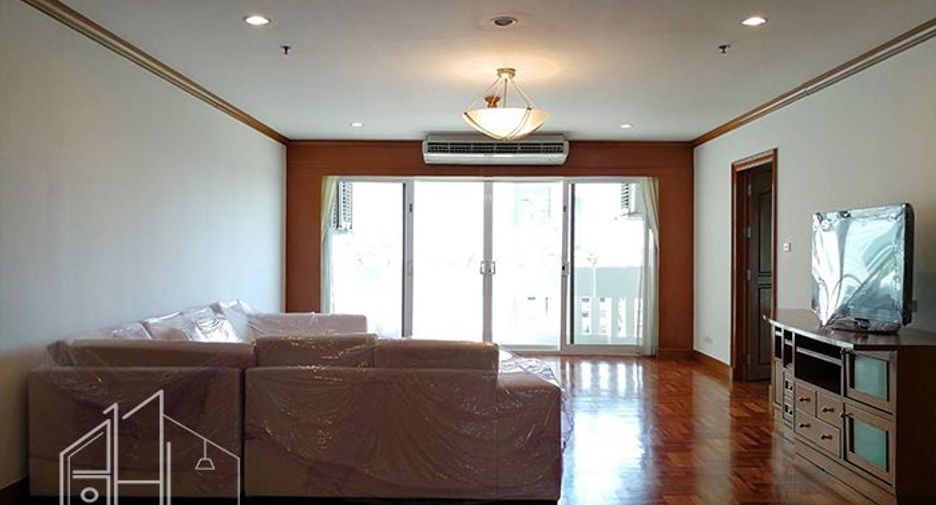 For rent 4 bedrooms condo in Khlong Toei, Bangkok