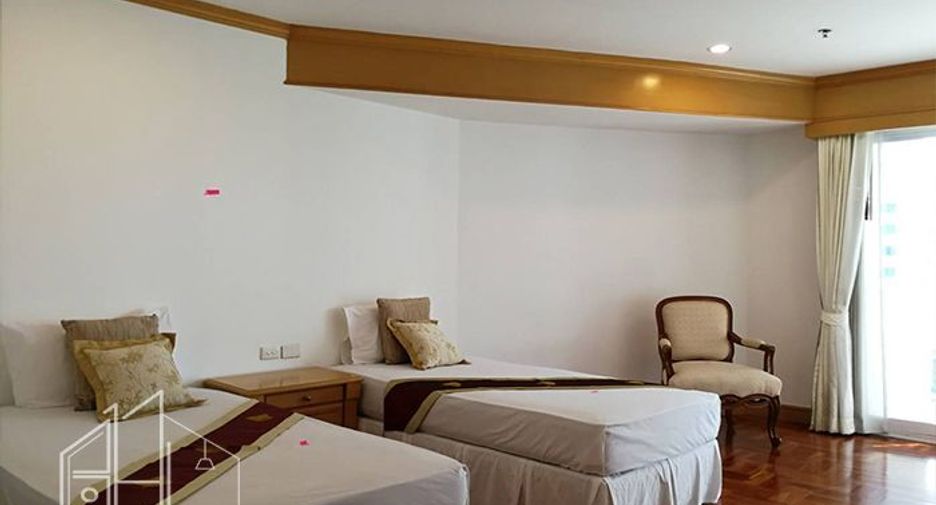 For rent 4 bedrooms condo in Khlong Toei, Bangkok