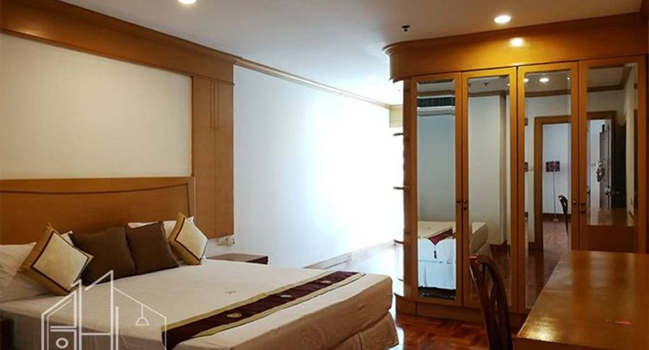 For rent 4 bedrooms condo in Khlong Toei, Bangkok