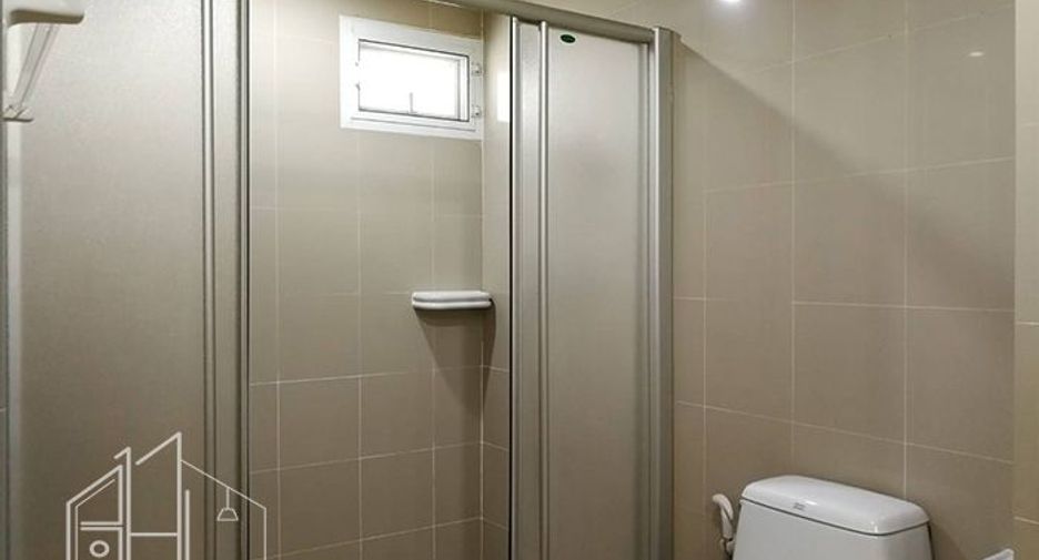 For rent 4 bedrooms condo in Khlong Toei, Bangkok