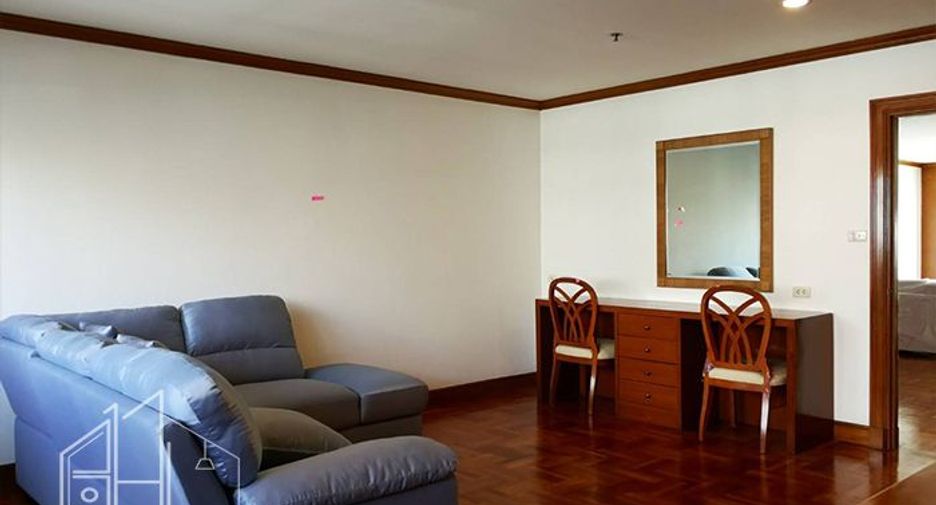 For rent 4 bedrooms condo in Khlong Toei, Bangkok