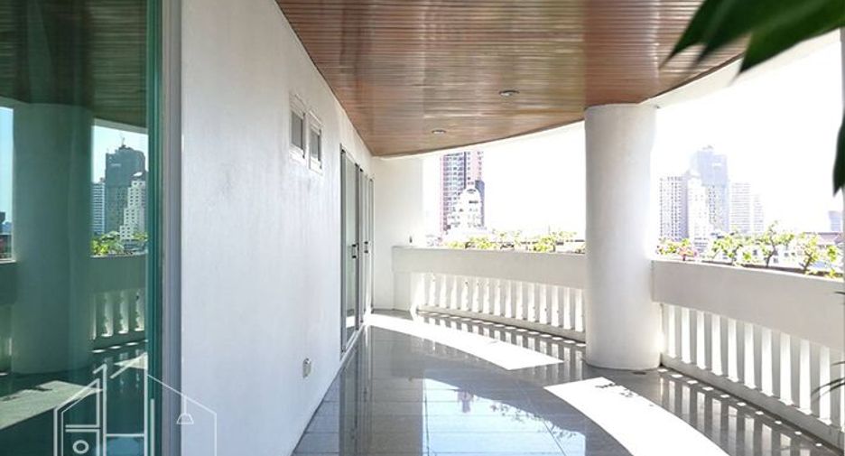 For rent 4 bedrooms condo in Khlong Toei, Bangkok