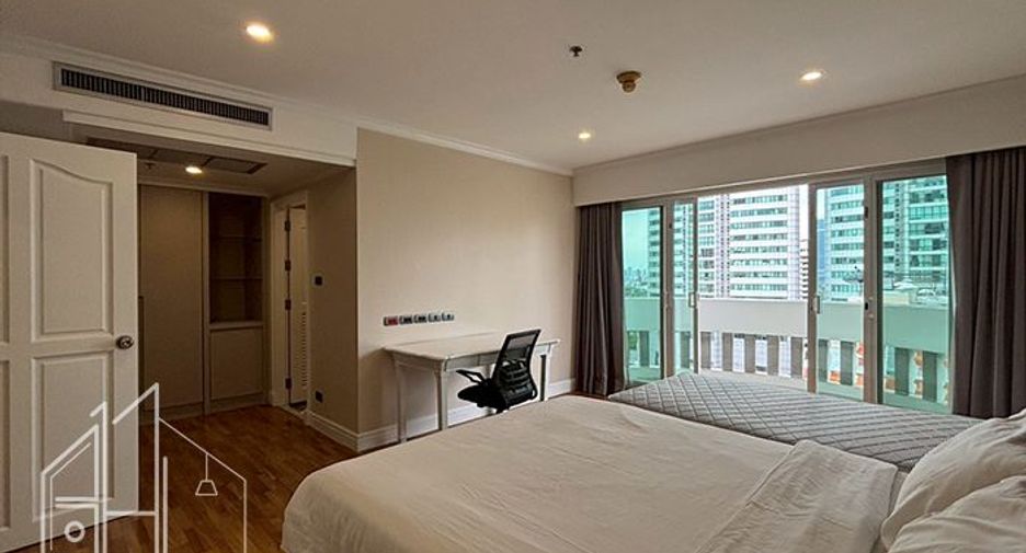 For rent 3 bedrooms condo in Khlong Toei, Bangkok