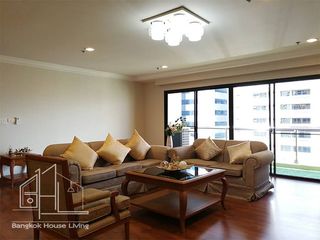 For rent 3 bedrooms condo in Watthana, Bangkok
