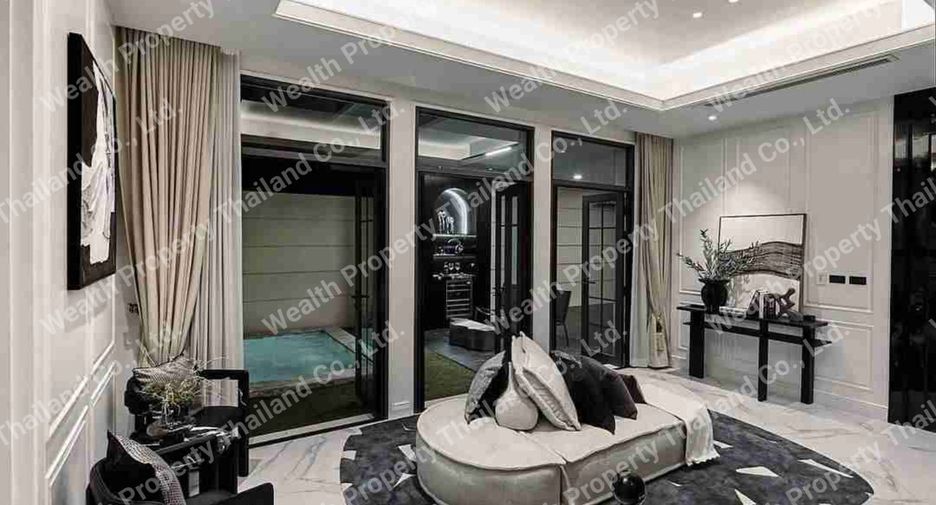 Casa en venta de 4 habitaciones en Watthana, Bangkok