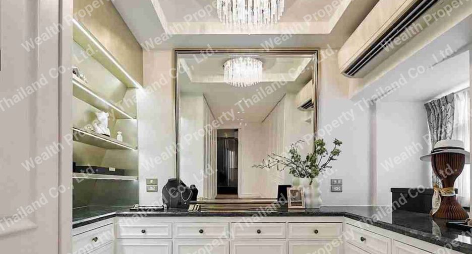Casa en venta de 4 habitaciones en Watthana, Bangkok