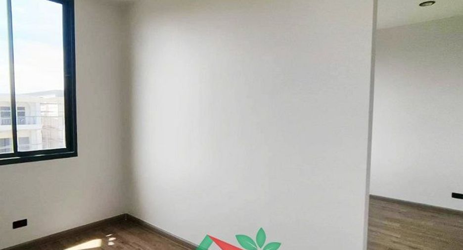 Casa adosada en venta de 4 habitaciones en Bang Sue, Bangkok
