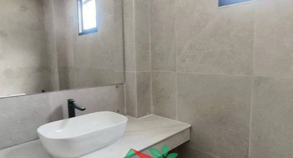 Casa adosada en venta de 4 habitaciones en Bang Sue, Bangkok