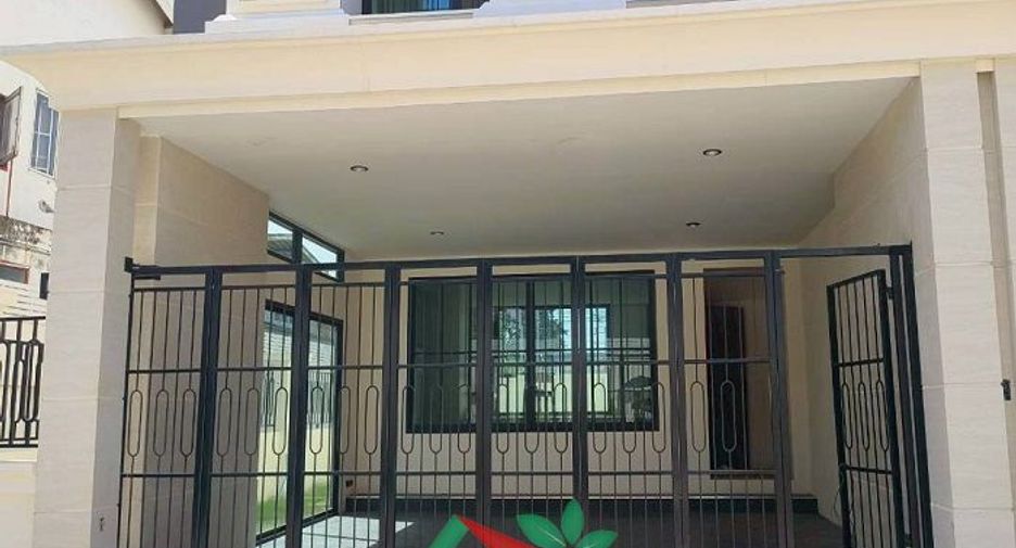 Casa adosada en venta de 4 habitaciones en Bang Sue, Bangkok
