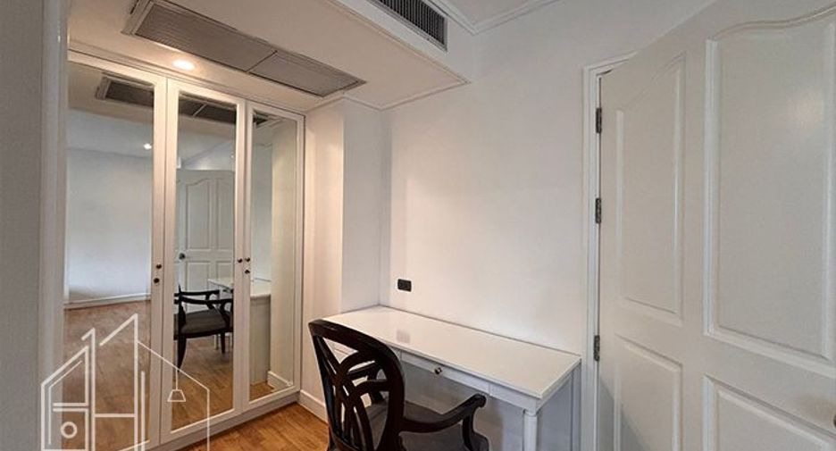 For rent 3 bedrooms condo in Khlong Toei, Bangkok