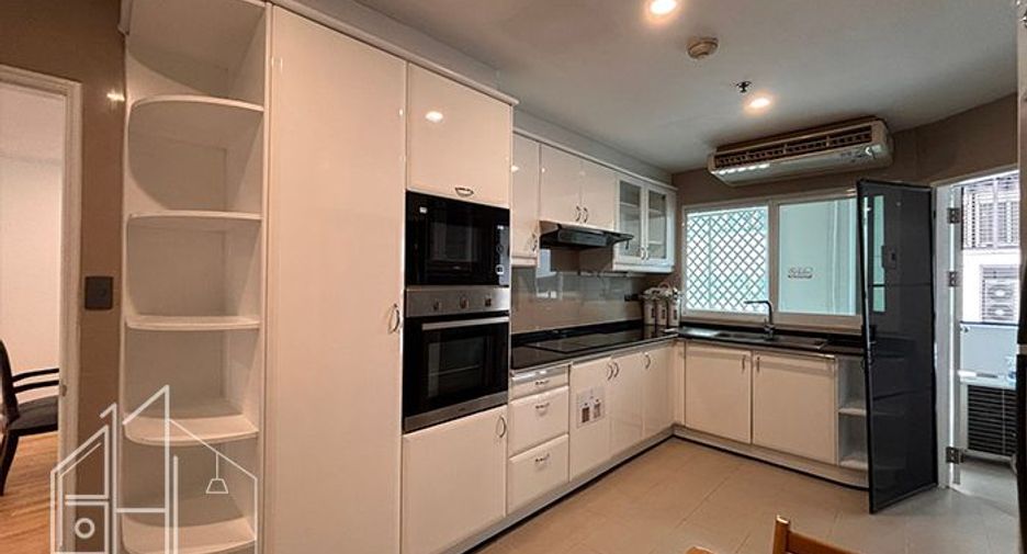 For rent 3 bedrooms condo in Khlong Toei, Bangkok