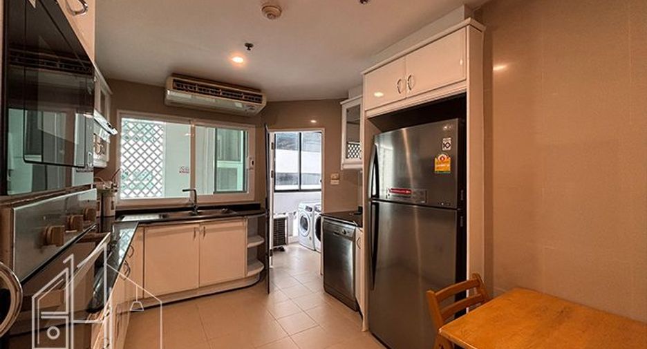For rent 3 bedrooms condo in Khlong Toei, Bangkok