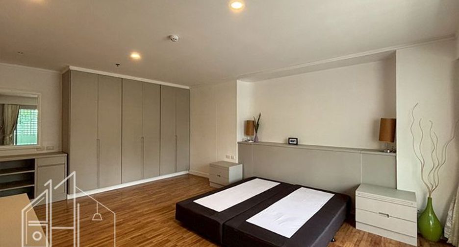 For rent 3 bedrooms apartment in Khlong Toei, Bangkok