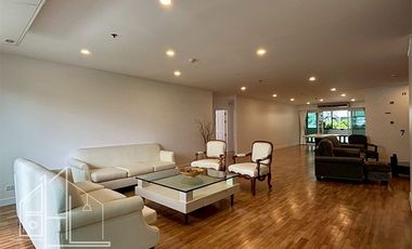 For rent 3 bedrooms apartment in Khlong Toei, Bangkok