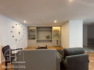 For rent 3 bedrooms apartment in Khlong Toei, Bangkok