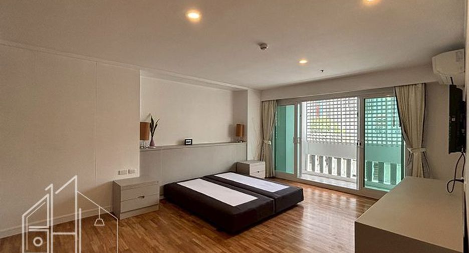 For rent 3 bedrooms apartment in Khlong Toei, Bangkok