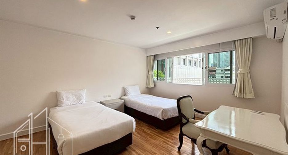 For rent 3 bedrooms apartment in Khlong Toei, Bangkok