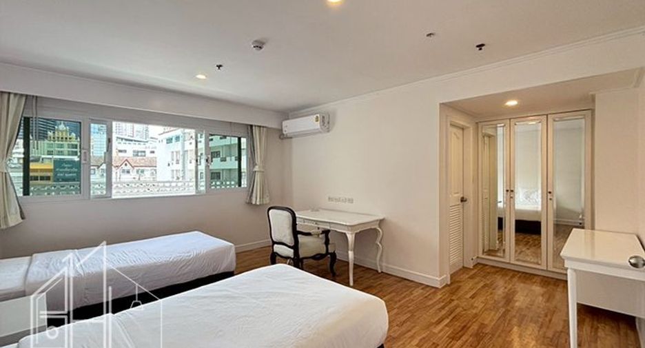 For rent 3 bedrooms apartment in Khlong Toei, Bangkok