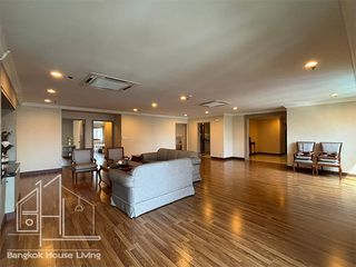 For rent 3 bedrooms apartment in Watthana, Bangkok