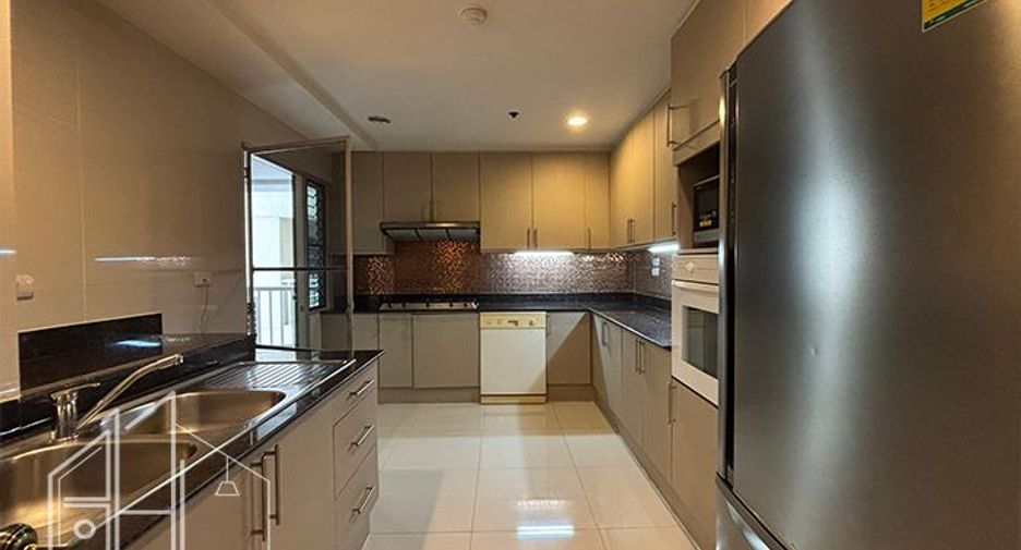 For rent 3 ベッドルーム apartment in Watthana, Bangkok