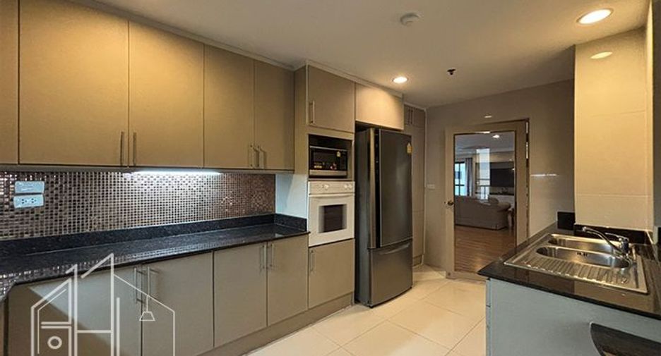 For rent 3 ベッドルーム apartment in Watthana, Bangkok