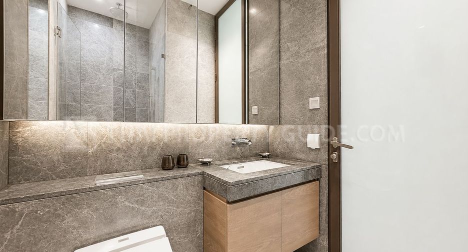 For rent 2 bedrooms condo in Pathum Wan, Bangkok