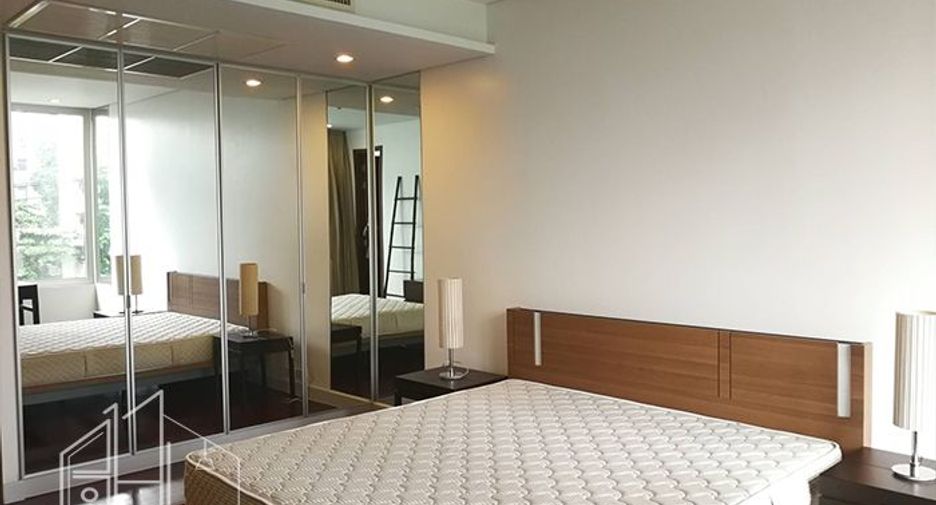 For rent 3 bedrooms condo in Khlong Toei, Bangkok