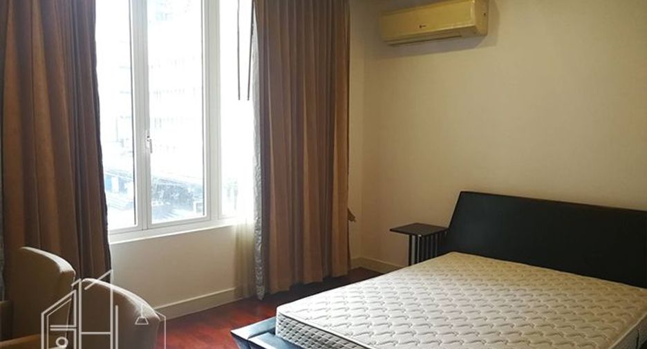 For rent 3 bedrooms condo in Khlong Toei, Bangkok