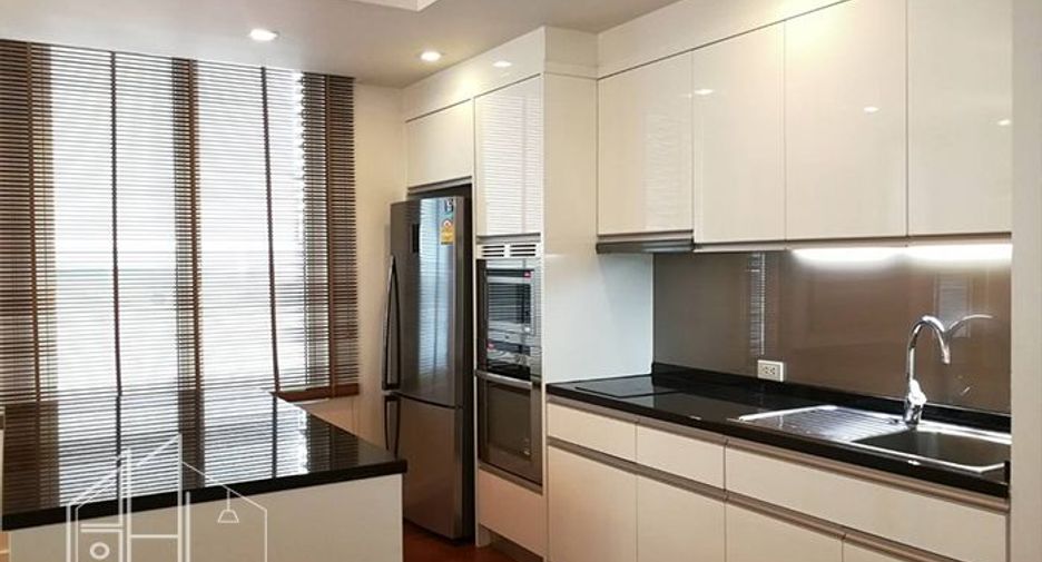 For rent 2 bedrooms apartment in Khlong Toei, Bangkok